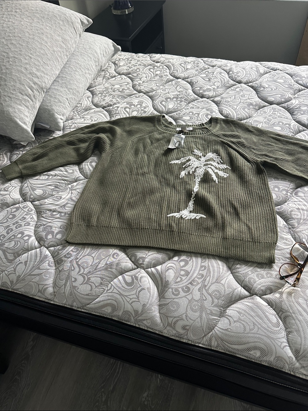 Tommy Bahama Olive Green Palm-Embroidered Crewneck Sweater